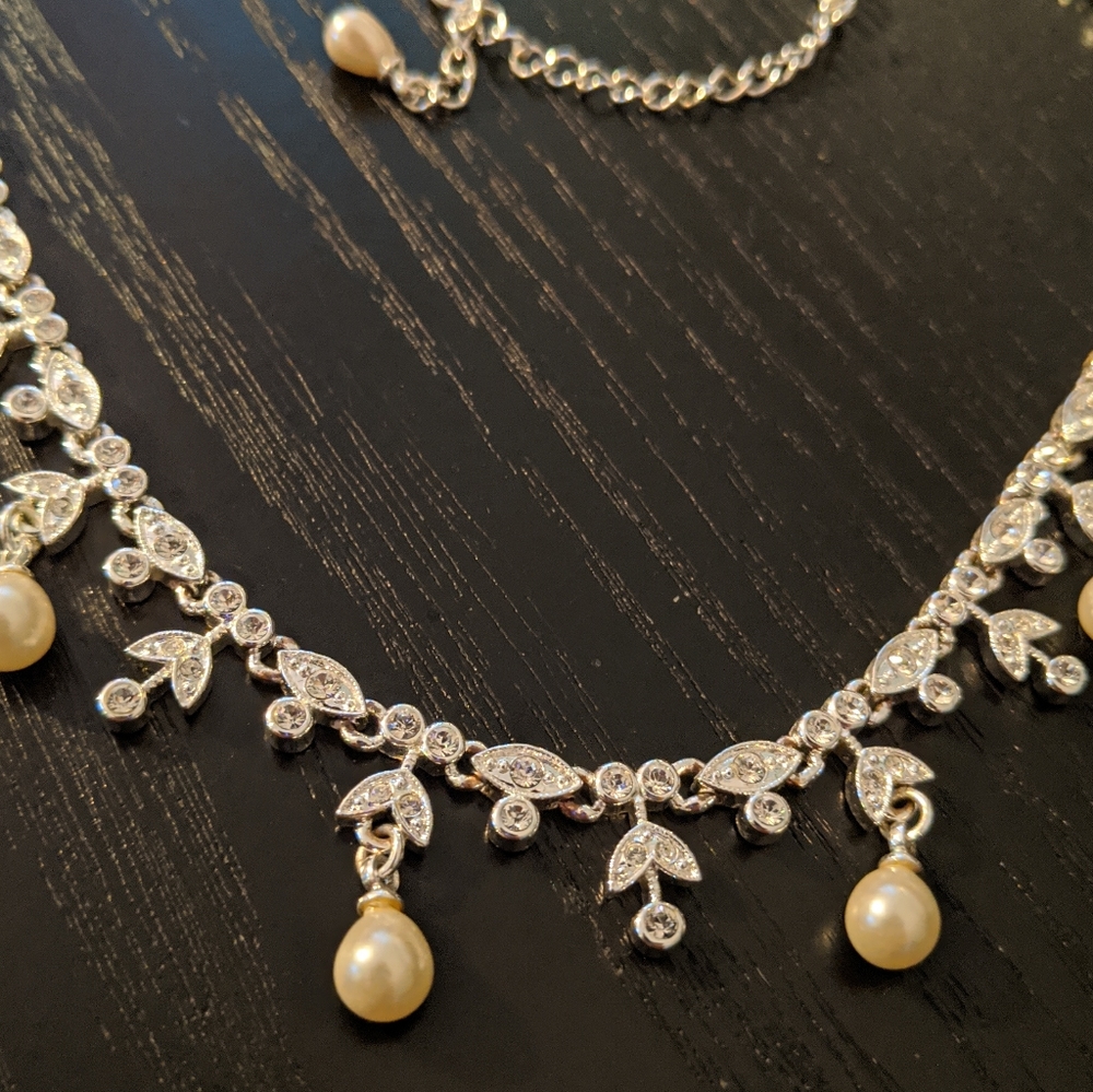 Silver and Pearl Set - Picture 2 of 3